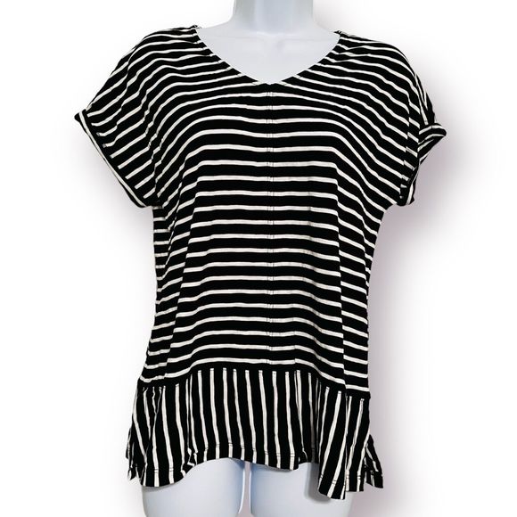 Soft Surroundings Tops - Soft Surrounding Bali Breeze Stripped Tee Black & White V Neck Resort Wear XS